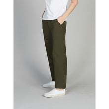 Load image into Gallery viewer, Quiksilver Women's Flared Cropped Linen Pants
